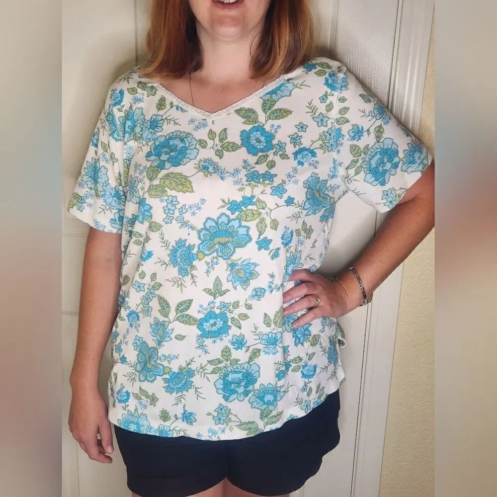 White Stag 18W/20W White Mlticlrd V-neck Shrtslv Floral Print Women Top T-shirt